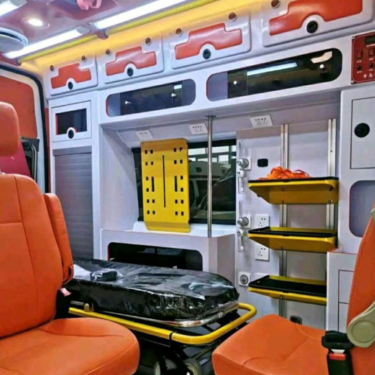 兴隆华侨农场长途救护车护送病人租赁价格